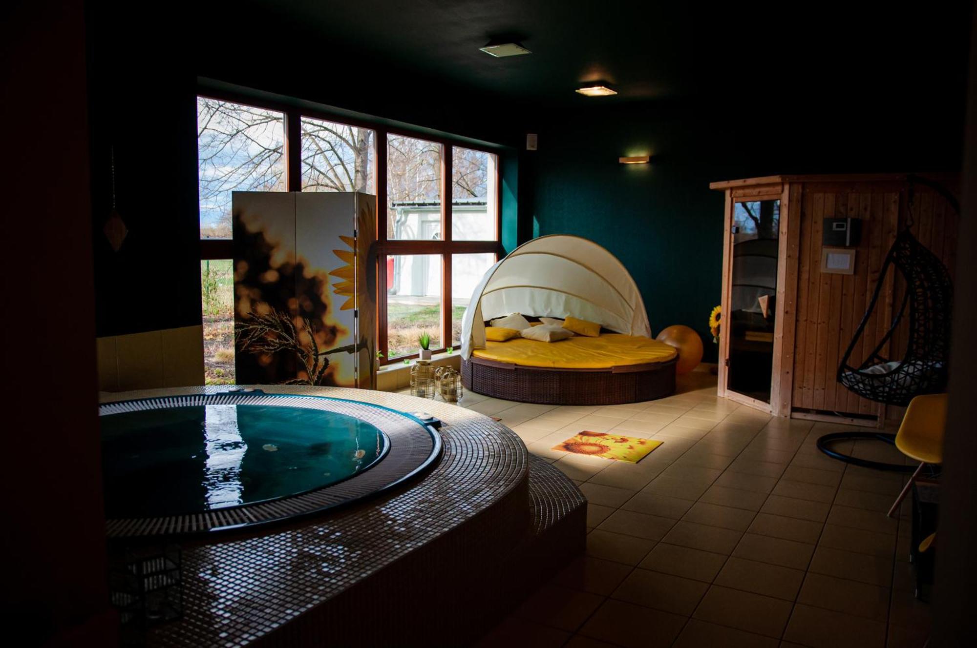 Design Hotel Romantick Trebon Luaran gambar